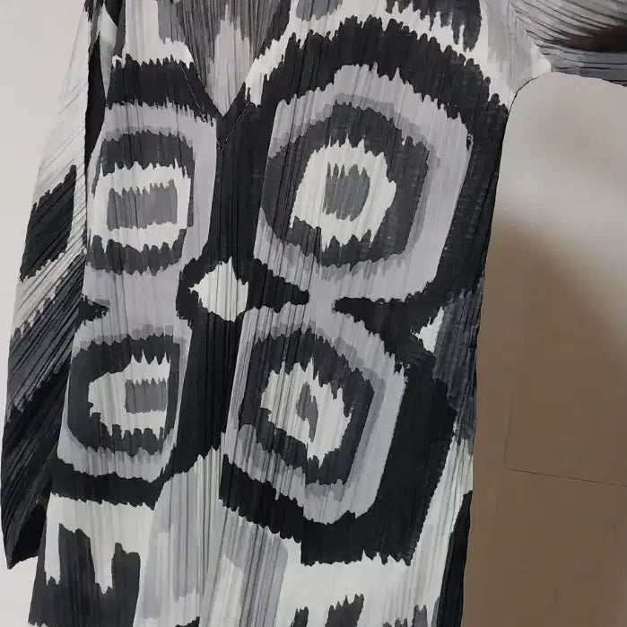 [BUNJANG] Pleats Please Issey Miyake Printed Pleated Top Size 3 / 플리츠플리즈 이세이미야케 프린트 플리츠 상의 사이즈3 여유핏