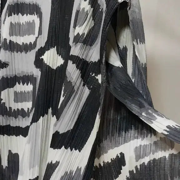 [BUNJANG] Pleats Please Issey Miyake Printed Pleated Top Size 3 / 플리츠플리즈 이세이미야케 프린트 플리츠 상의 사이즈3 여유핏