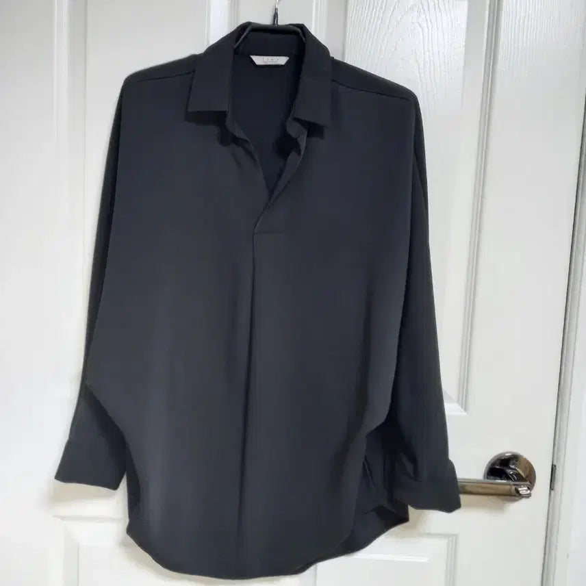 [BUNJANG] JINY Black Shirt / JINY 블랙 셔츠