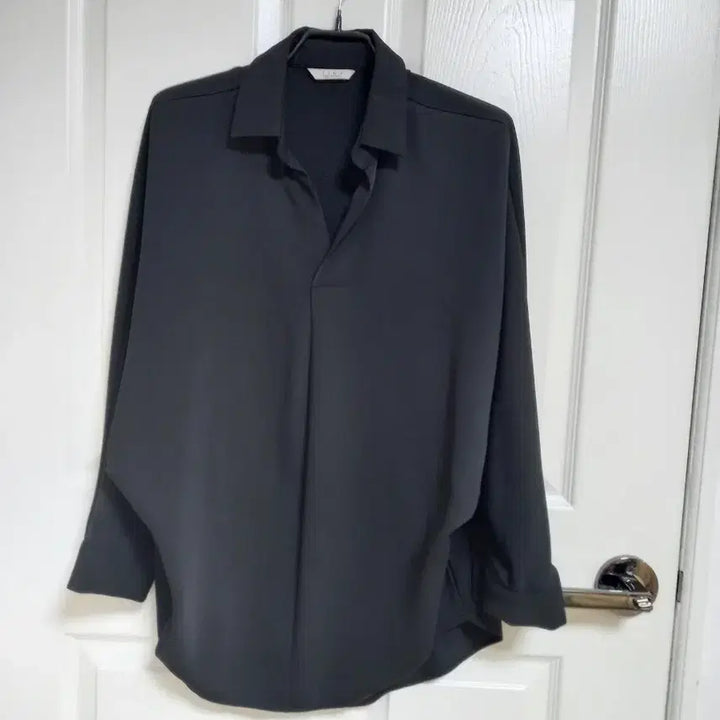 [BUNJANG] JINY Black Shirt / JINY 블랙 셔츠