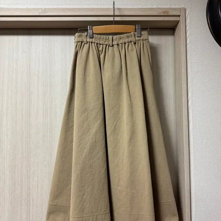 [SOLD OUT] 한섬 FOURM The Store 베이지 면 스커트 새상품