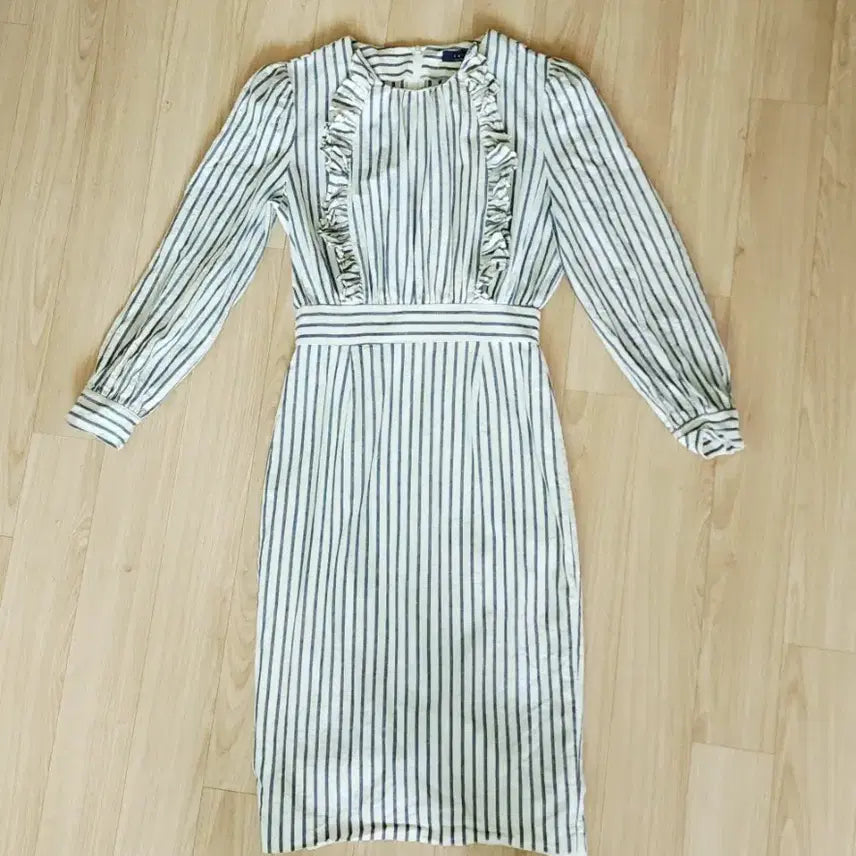 [BUNJANG] Black Merci Striped Frill Slim Fit Midi Dress / 블랙메르시 스트라이프 프릴 슬림핏 원피스 (하객룩 오피스룩)