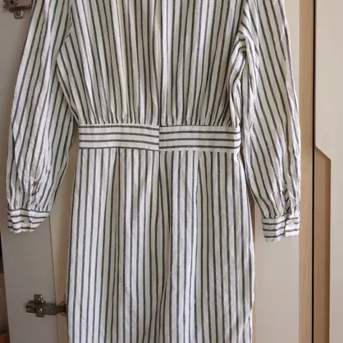 [BUNJANG] Black Merci Striped Frill Slim Fit Midi Dress / 블랙메르시 스트라이프 프릴 슬림핏 원피스 (하객룩 오피스룩)