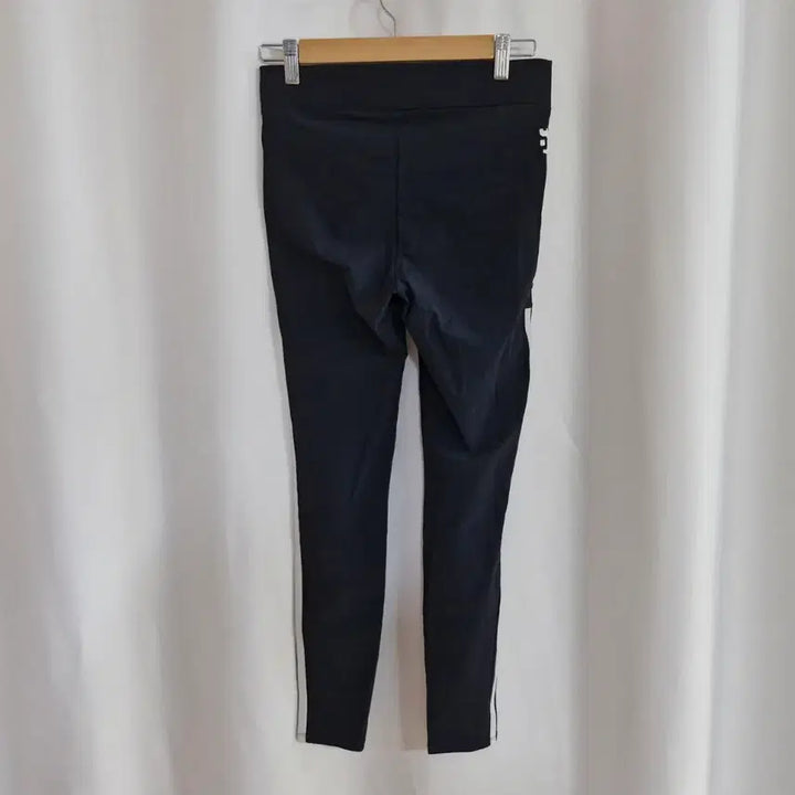 [BUNJANG] Le Coq Sportif Three-Striped Leggings Black / 르꼬끄 스포르티브 삼선 레깅스 블랙 바지