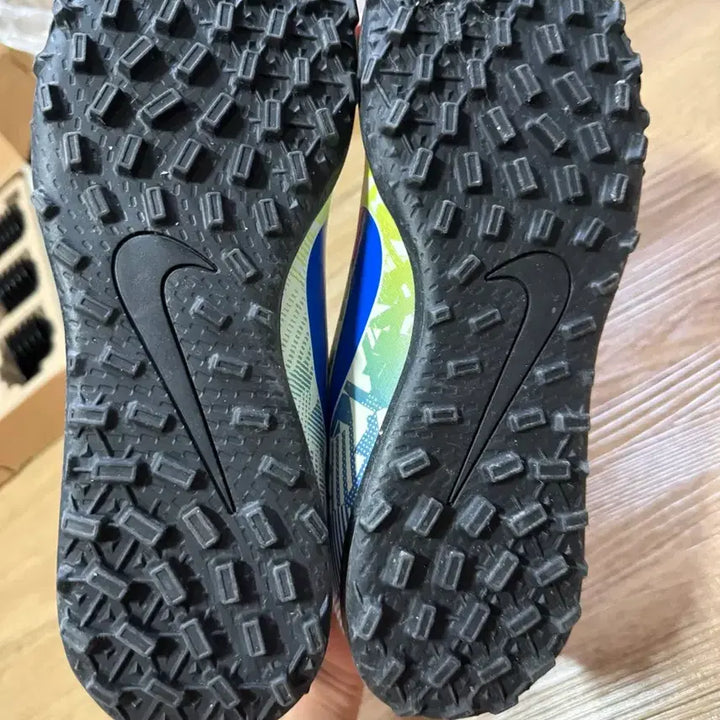 [SOLD OUT] 나이키 네이마르 머큐리얼 베이퍼 13 아카데미 260 tf 풋살화