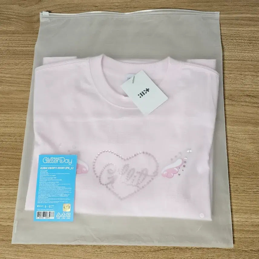 [SOLD OUT] 새상품) 아일릿 글리터데이 큐빅크롭티