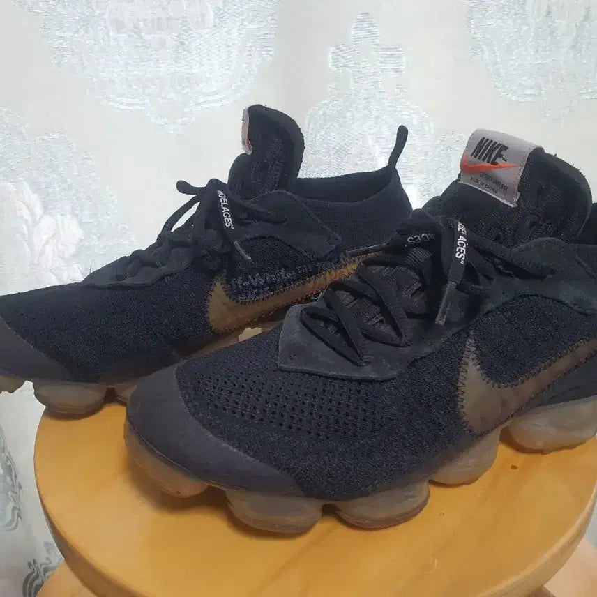 [SOLD OUT] 나이키 에어 오프화이트 X 베이퍼맥스 V2 280