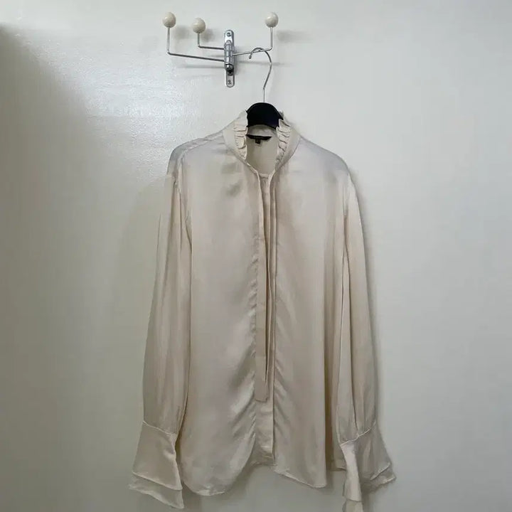 [BUNJANG] Massimo Dutti Ivory Silk Blouse / 마시모두띠 아이보리 실크 블라우스