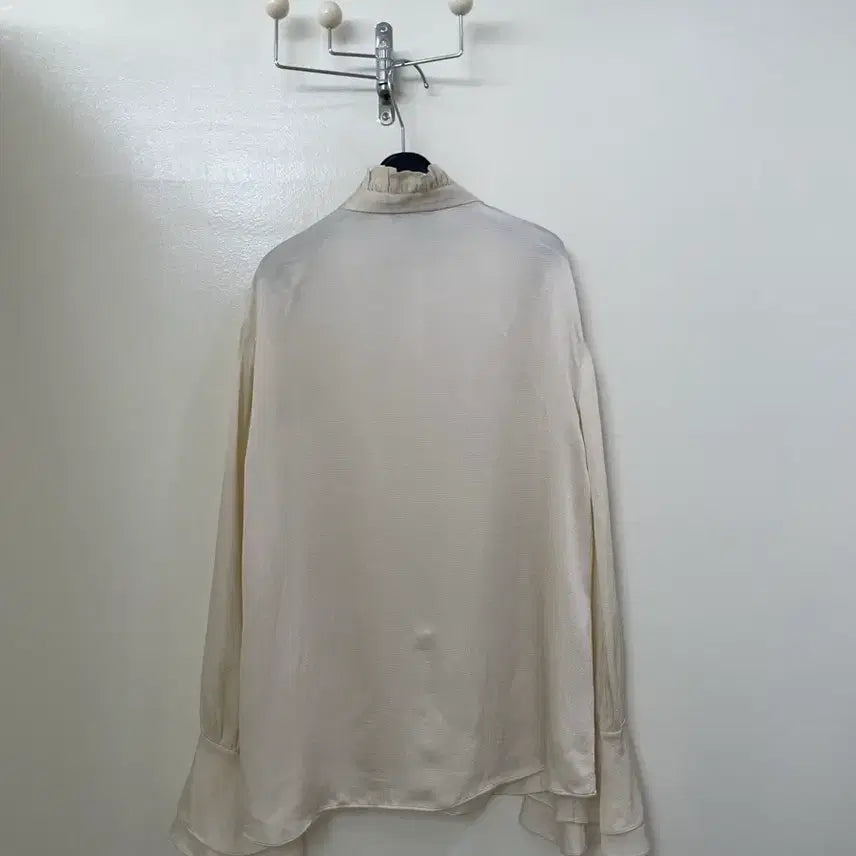 [BUNJANG] Massimo Dutti Ivory Silk Blouse / 마시모두띠 아이보리 실크 블라우스