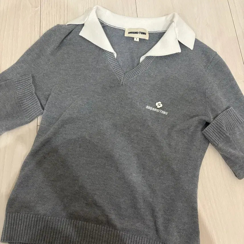 [BUNJANG] Susutong Gray Collar Knit Sweater / 슈슈통 카라 니트 그레이 6사이즈