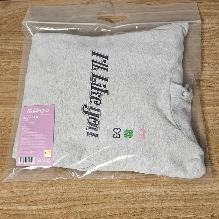 [BUNJANG] ILLIT Hoodie (L Size) / 아일릿 후드티