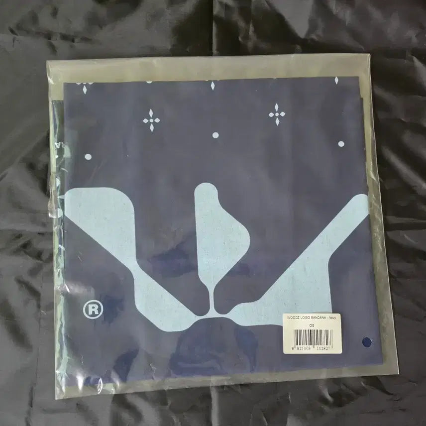 [SOLD OUT] 우즈(WOODZ 조승연) 로고 반다나 네이비