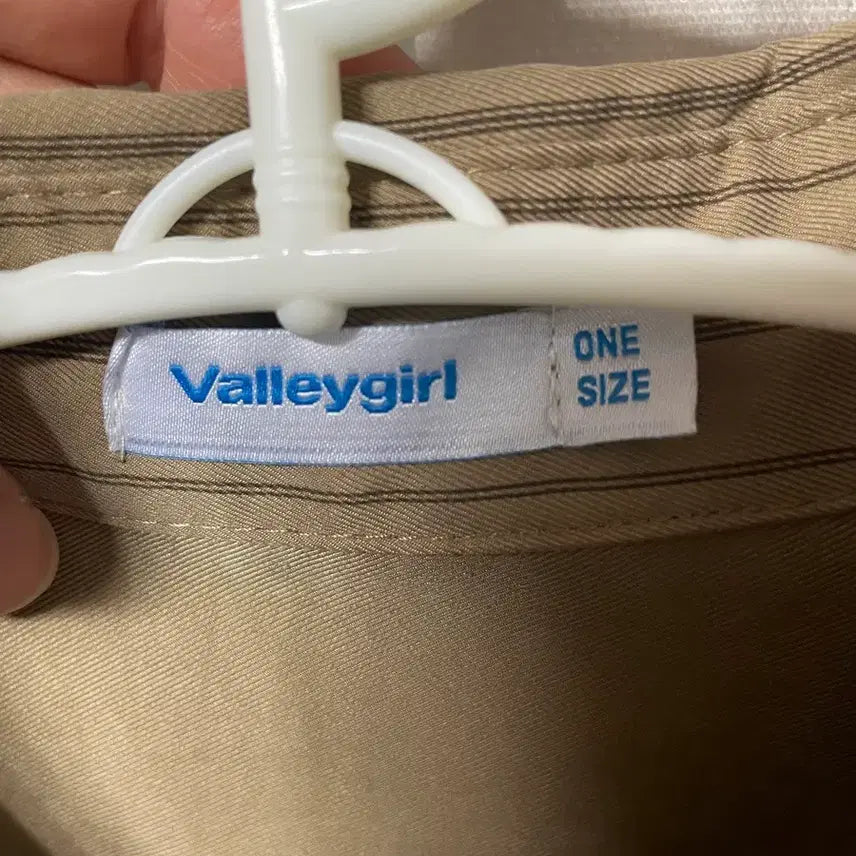 [SOLD OUT] Valleygirl 스트라이프 크롭 셔츠