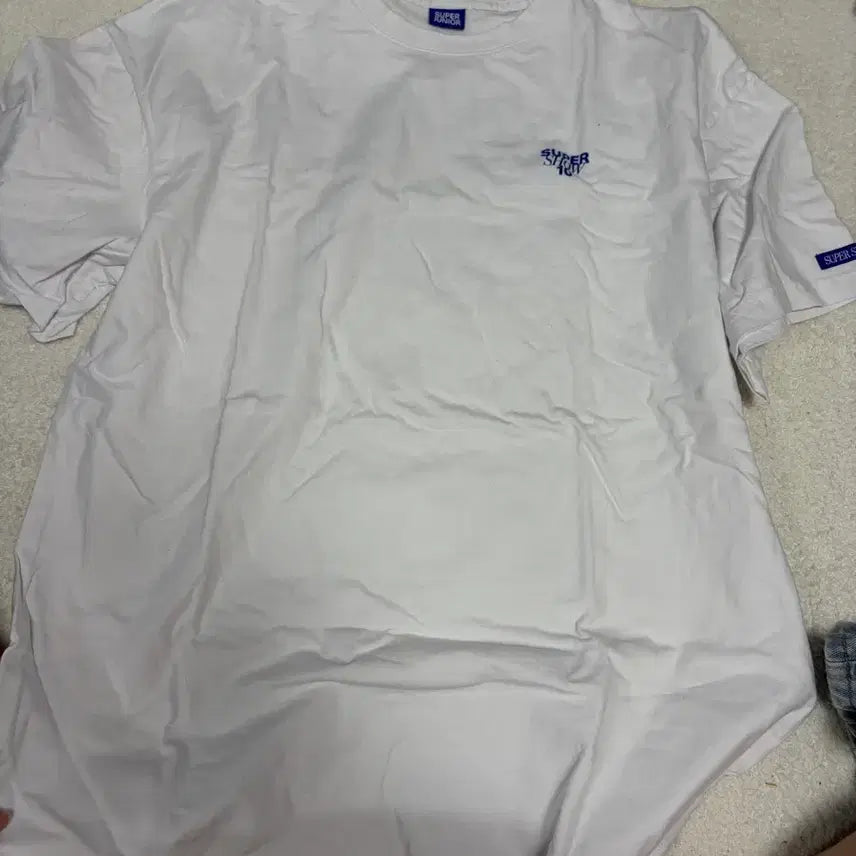 [BUNJANG] Super Junior 20th Anniversary Super Show 10 Official T-Shirt + Name Tag / 슈퍼쇼10 (슈퍼주니어 20주년 기념) 공식 티셔츠 +명찰
