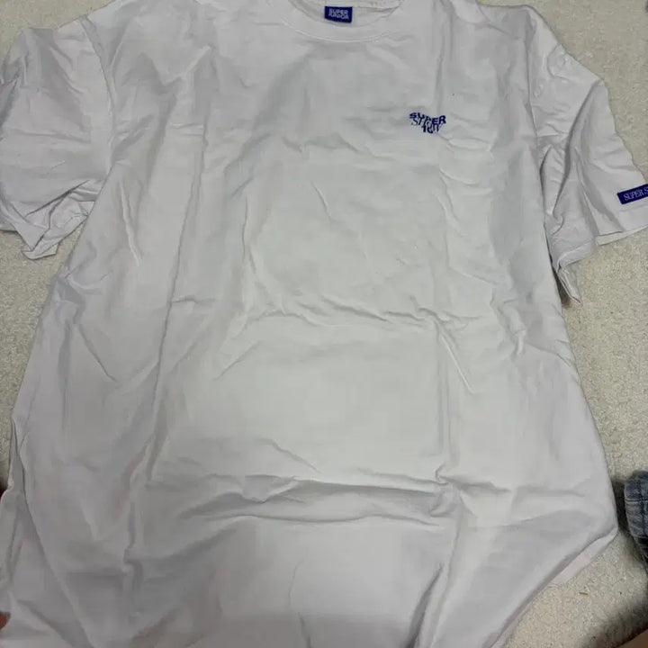 [BUNJANG] Super Junior 20th Anniversary Super Show 10 Official T-Shirt + Name Tag / 슈퍼쇼10 (슈퍼주니어 20주년 기념) 공식 티셔츠 +명찰