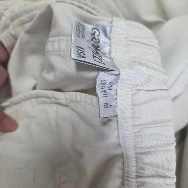 [SOLD OUT] [L size] 그라미치 루즈테이퍼드 바지 greige