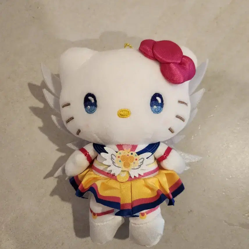 [BUNJANG] Hello Kitty Sailor Moon Cosmos Collaboration Doll Keyring / 헬로키티 x 세일러문 코스모스 콜라보 인형 키링 세일러 키티
