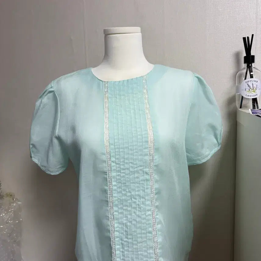 [SOLD OUT] 몬니 엔느빈티지 블라우스 민트 레이스 블라우스
