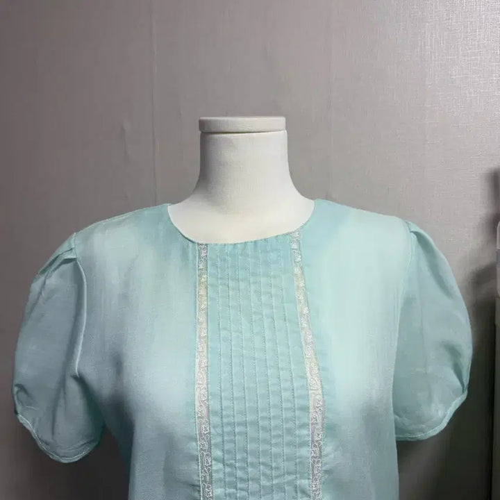 [SOLD OUT] 몬니 엔느빈티지 블라우스 민트 레이스 블라우스
