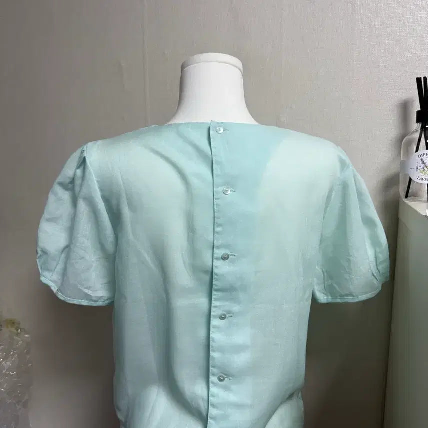 [SOLD OUT] 몬니 엔느빈티지 블라우스 민트 레이스 블라우스