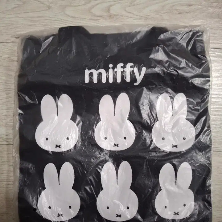 [BUNJANG] Miffy Black Eco Bag / 미피 블랙 에코백 새상품