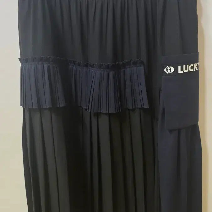 [SOLD OUT] 럭키슈에뜨 조끼 스커트 세트 38