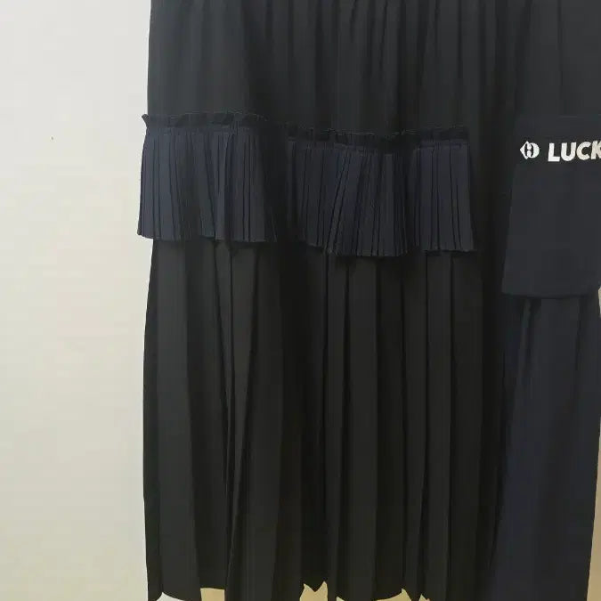 [SOLD OUT] 럭키슈에뜨 조끼 스커트 세트 38