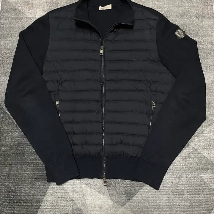 [SOLD OUT] [정품] 몽클레어 니트패딩 집업 가디건 M