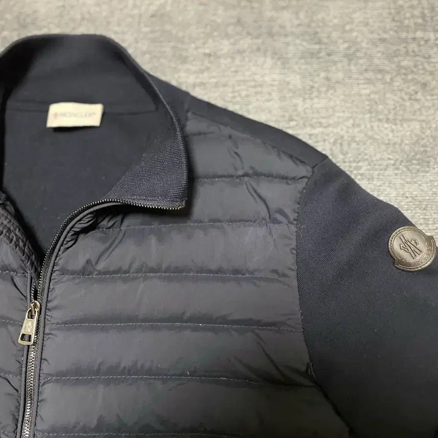 [SOLD OUT] [정품] 몽클레어 니트패딩 집업 가디건 M