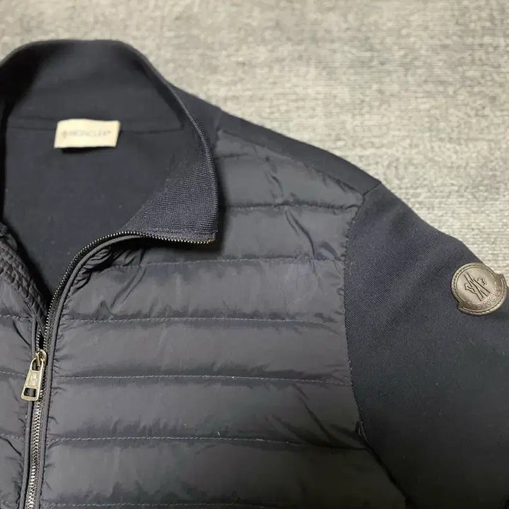 [SOLD OUT] [정품] 몽클레어 니트패딩 집업 가디건 M