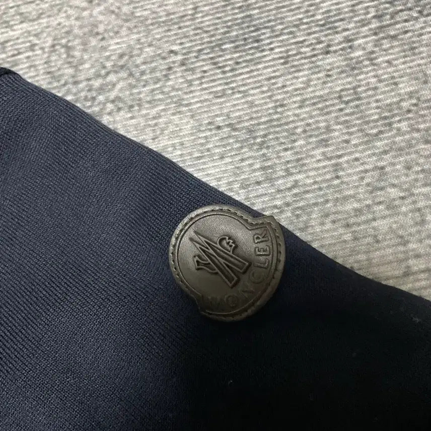 [SOLD OUT] [정품] 몽클레어 니트패딩 집업 가디건 M