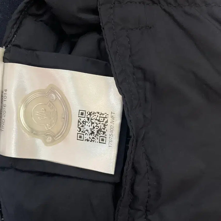 [SOLD OUT] [정품] 몽클레어 니트패딩 집업 가디건 M