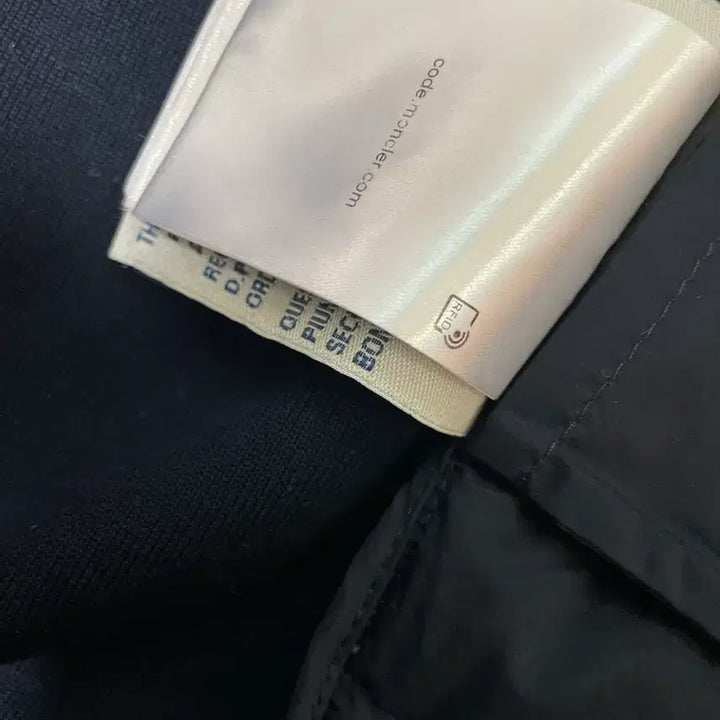 [SOLD OUT] [정품] 몽클레어 니트패딩 집업 가디건 M