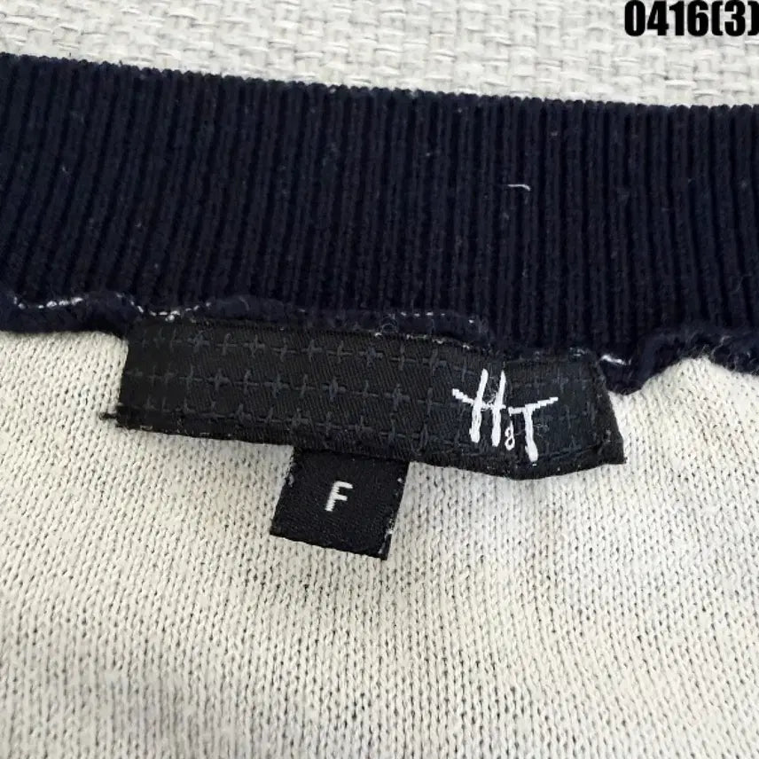 [BUNJANG] FH&amp;T Dot Pattern Knit Top / F H&amp;T 블랙 흰색 도트 무늬 니트 0416(3)