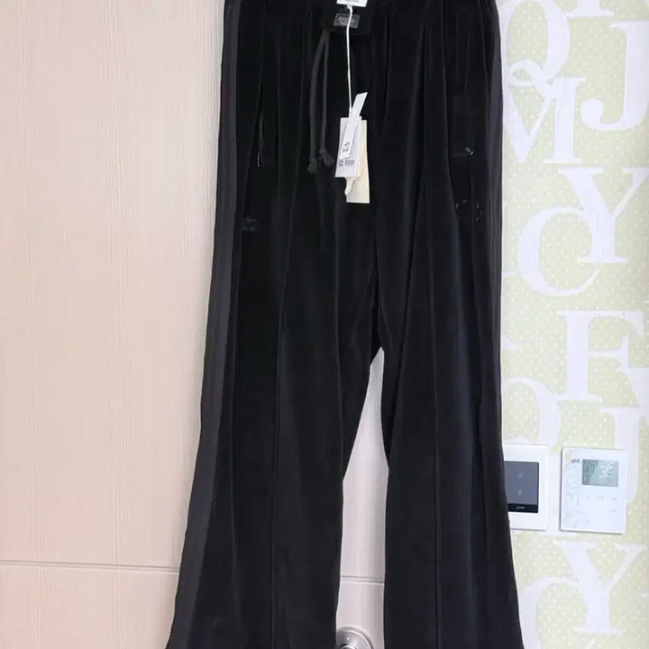 [BUNJANG] Polytelu Velour 4-Line Track Pants / 폴리테루 벨루어 4라인 트랙팬츠 2사이즈