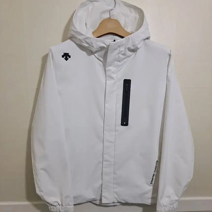 [BUNJANG] Descente White Hooded Windbreaker Jacket (Size 95) / 데상트 화이트 후드 바람막이 자켓 95사이즈