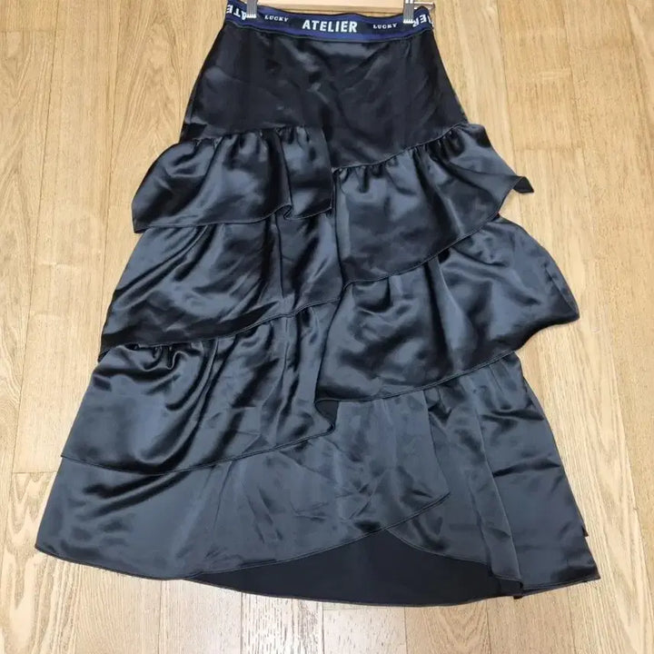 [BUNJANG] Lucky Chouette Atelier Black Frill Layered Skirt / 럭키슈에뜨 아뜰리에 블랙 프릴 레이어드 스커트
