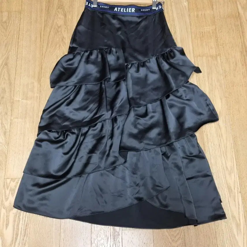 [BUNJANG] Lucky Chouette Atelier Black Frill Layered Skirt / 럭키슈에뜨 아뜰리에 블랙 프릴 레이어드 스커트