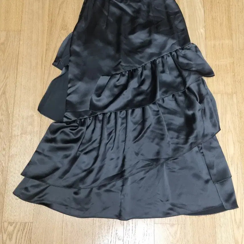 [BUNJANG] Lucky Chouette Atelier Black Frill Layered Skirt / 럭키슈에뜨 아뜰리에 블랙 프릴 레이어드 스커트