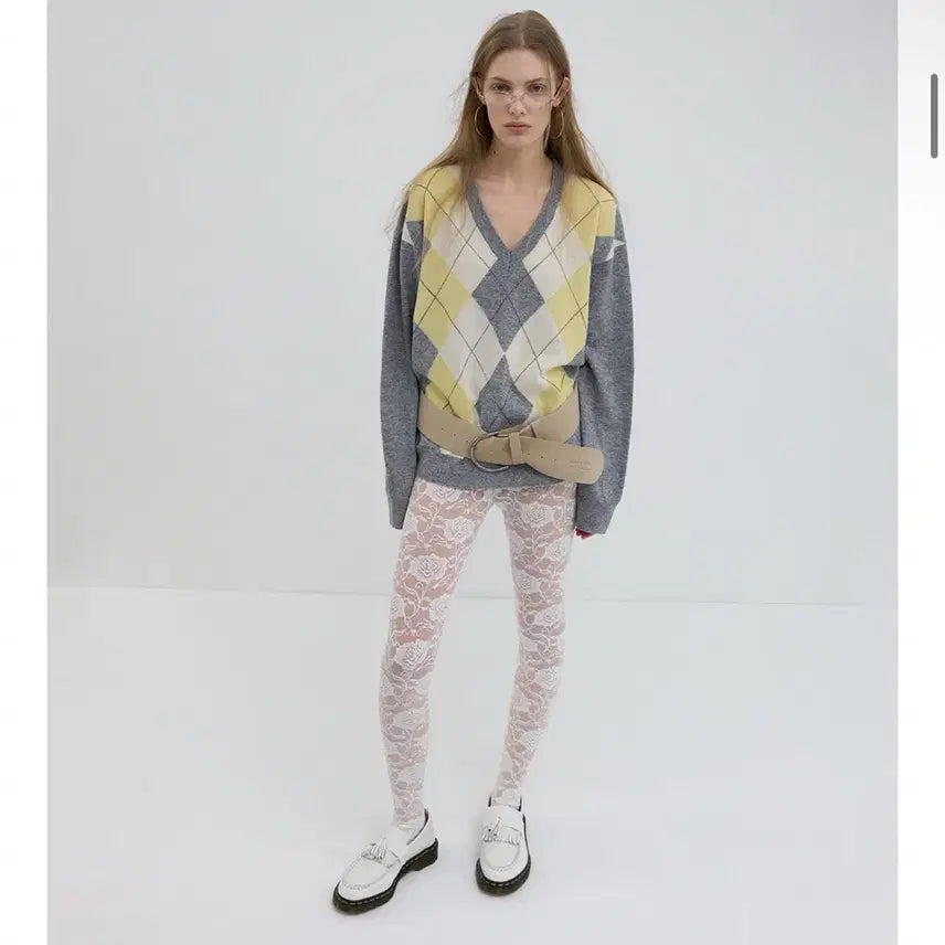 [BUNJANG] Overdue Flare Argyle V-neck Knit Top / 오버듀플레어 아가일 브이넥 니트 봄니트 여름블라우스 여름니트