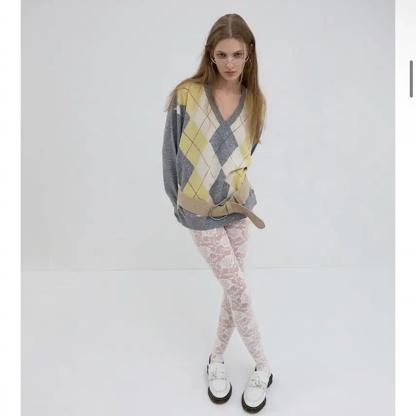 [BUNJANG] Overdue Flare Argyle V-neck Knit Top / 오버듀플레어 아가일 브이넥 니트 봄니트 여름블라우스 여름니트