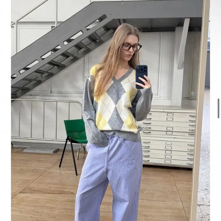 [BUNJANG] Overdue Flare Argyle V-neck Knit Top / 오버듀플레어 아가일 브이넥 니트 봄니트 여름블라우스 여름니트