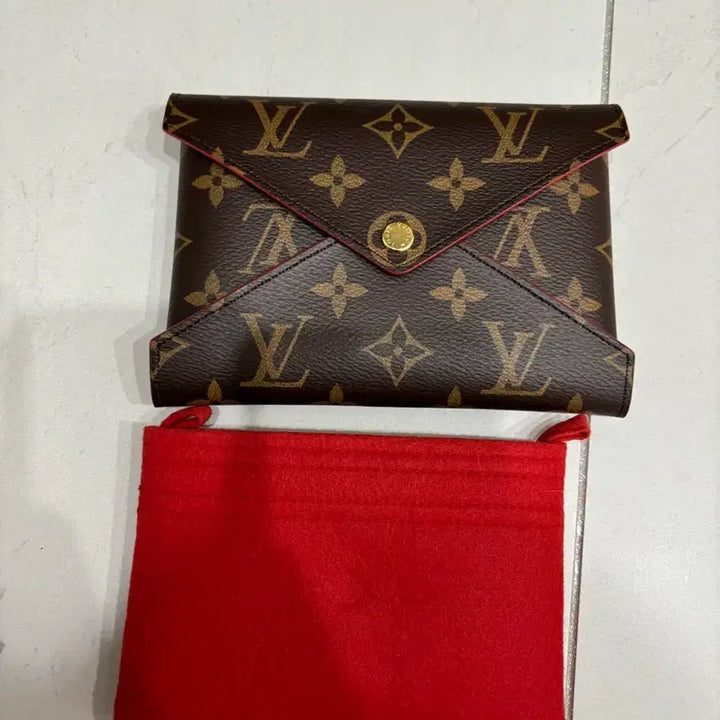 [BUNJANG] Louis Vuitton Kirigami Pouch / 루이비통 키리가미 중