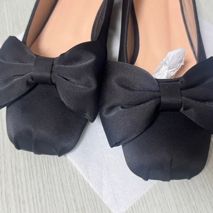 [BUNJANG] att Satin Ribbon Flat Shoes / att 새틴리본플랫(웨촬.일상 가능)