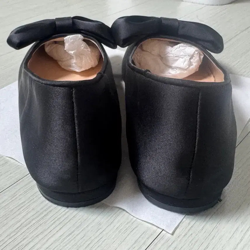 [BUNJANG] att Satin Ribbon Flat Shoes / att 새틴리본플랫(웨촬.일상 가능)