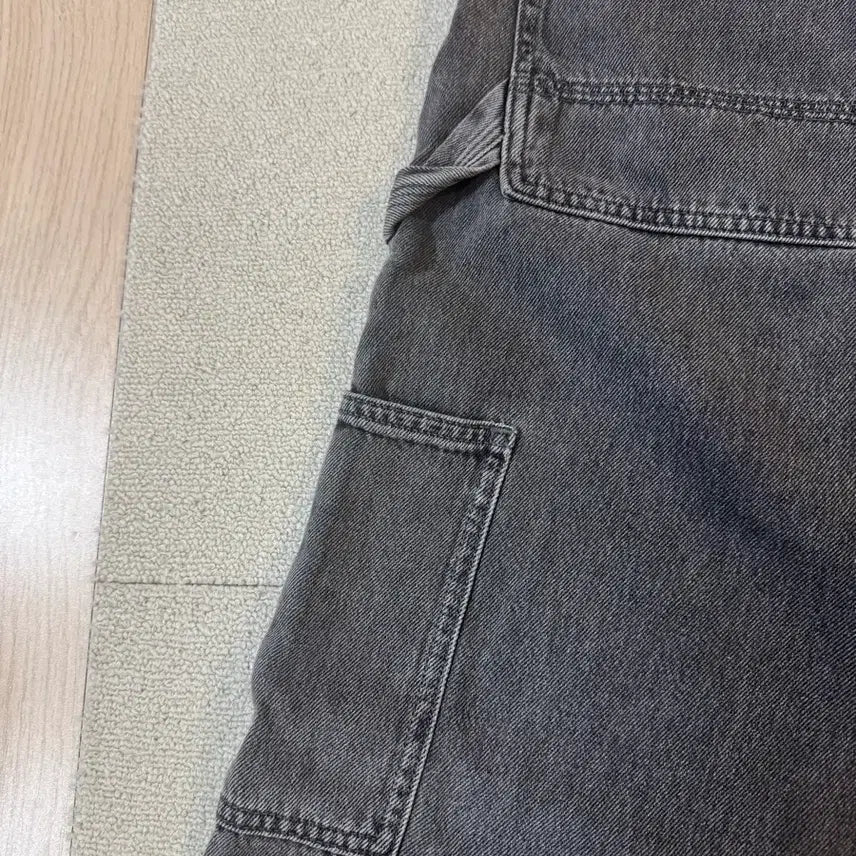 [SOLD OUT] (2회착용)COS 릴렉스핏 그레이 얇은 데님팬츠(표기34)