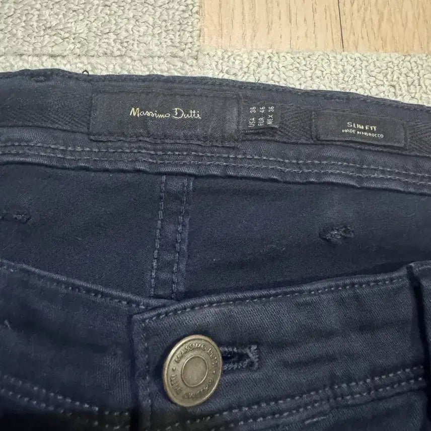 [BUNJANG] (한번착용) Massimo Dutti 슬림핏 네이비 팬츠(표기사이즈36) / (한번착용) Massimo Dutti 슬림핏 네이비 팬츠(표기사이즈36)
