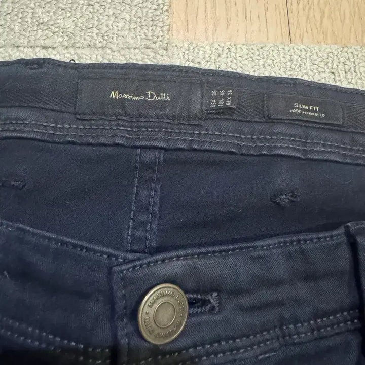 [BUNJANG] (한번착용) Massimo Dutti 슬림핏 네이비 팬츠(표기사이즈36) / (한번착용) Massimo Dutti 슬림핏 네이비 팬츠(표기사이즈36)