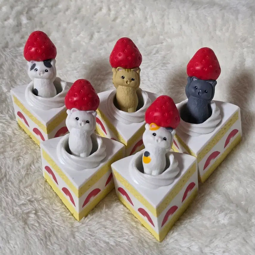 [BUNJANG] Strawberry Shortcake Hide-and-Seek Gacha 5-Piece Set / 딸기 쇼트케이크 숨바꼭질 가챠 5종 세트 (새상품)