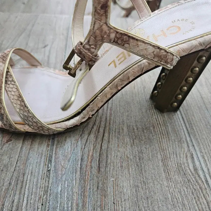 [BUNJANG] Chanel Python Metal Studded Heel Sandals / [정품/보강완료]샤넬(Chanel) 뱀피 메탈 스터드 힐 샌들 - 235